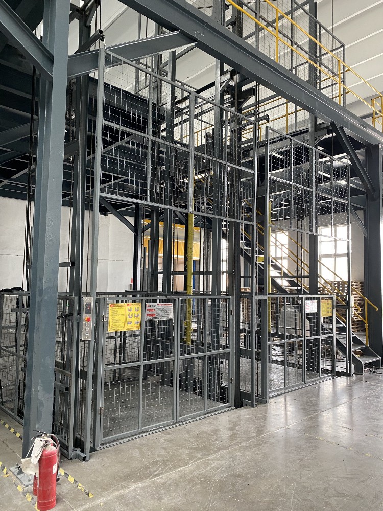 導軌式升降貨梯